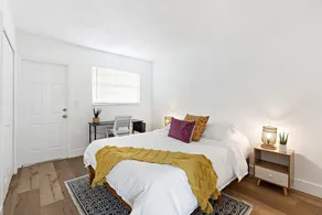 Stylish 2 BR condo - close to Riverwalk - Image 4