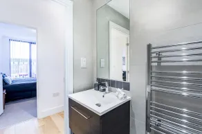Cornwall House Apartments - Image 2