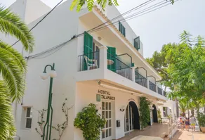 HOSTAL TALAMANCA HAB. TRIPLE - Friendly hostel recently refurbished just a stone's throw f - Image 5