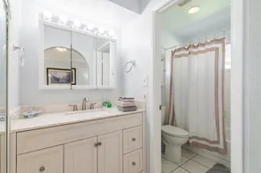 Waterfront - Pet Friendly Home - ON The Lake - Short Term & Multi-month options - Image 5