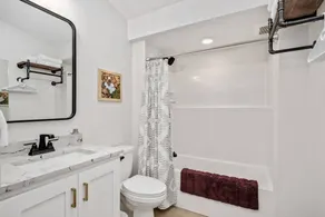 Panoramic Riverside and Lush Forests Views, Pet Friendly, New Décor, Steps Away From Dockside - Image 4