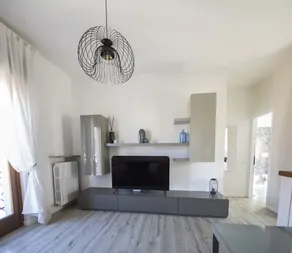 Modern newly renovated apartment near Como - Image 2