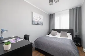 Spacious Apartment for 6 Persons | Balcony | 3 Bedrooms - Image 5