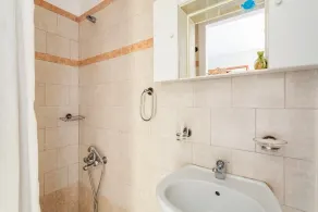 Seaview Terrace Haven-Perfect Location By The Sea - Image 3