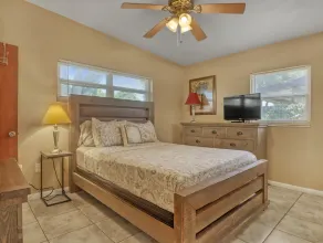 3br./2ba. Residential house, nice fenced,  private setting, pool. - Image 4