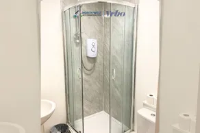 Modern 1 Bedroom Flat in St Helens – Ideal for Relocation or Work Trips - Image 2