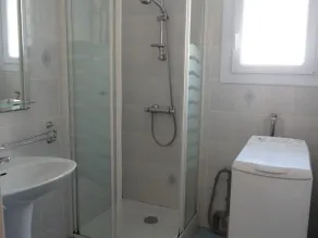 Cottage by the beach for 4 people, pets on request - Image 2