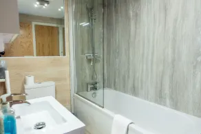 Luxury apartment with beautiful sea views.  Private parking, lift and hot tub. - Image 2