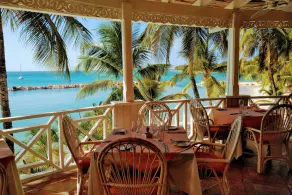Coco Reef Resort & Spa - Image 4