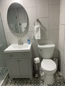 Beautiful 1 Bedroom apartment, steps from peaceful Downtown Valdese - Image 3