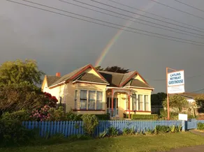 Relax in style at the Catlins Retreat, historic villa in the heart of Owaka - Image 4