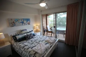 Beachfront Nelson Bay Apartment - Image 5
