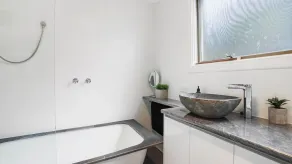 1 Luana - Your Ultimate Beachside Retreat in Lorne - Image 3