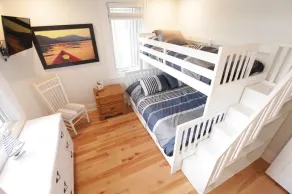 Driftwood Point Waterfront Cottage - Image 4