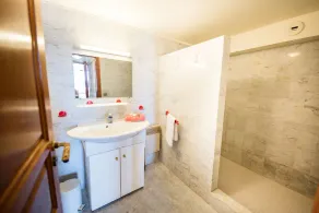 Quai des Marinières AP2015 by Riviera Holiday Homes - Image 4