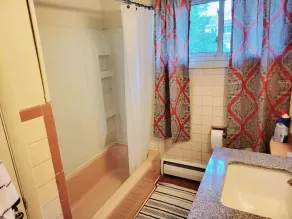 Fully furnished 3-bedroom house sporting  Queen-size beds in each room - Image 4