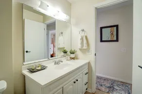 Beautifully remodeled 2 bed 104 Berkley Verona #6 - Image 5