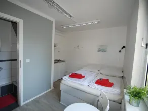 Doppelzimmer Klein mit Küchenzeile - Flensbed Hostel & Boardinghouse - Image 3