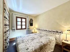 Renovated 2-Bedroom Apartment in Fortified City Center, Briançon - Image 5