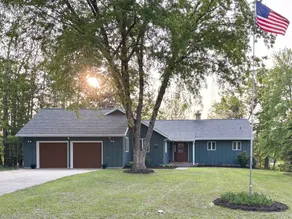 Your Northwoods Waterfront Getaway - Image 5