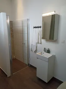 3 bedrooms with ensuite bathrooms - Image 3