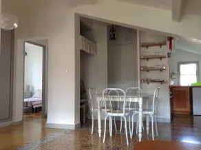Large, bright apartment with private terrace and garden - parking space included - Image 4