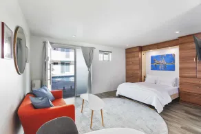 Poolside Studio in Central DTPH Location w/ Pool - Image 4