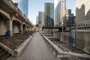 Cozy Loop 1BR w/ Deck, Gym, W/D, nr. West Loop & the L, by Blueground - Image 2