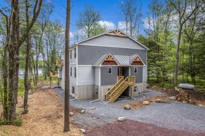 Luxurious Chalet in Blakeslee: Game Room, Hot Tub, Lake Access, Fire pit - Image 2