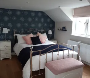 Self catering apartment for 2 + cot - dog friendly, near Bideford, North Devon - Image 4