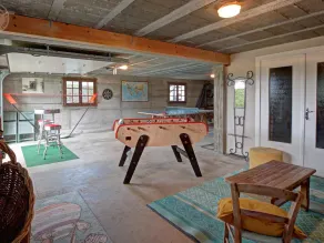 Spacious house with enclosed garden, pets allowed - Image 3