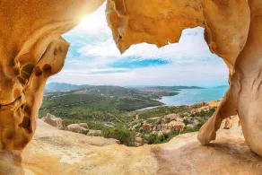 Sandy Bear Guesthouse - Happy Rentals - Image 2
