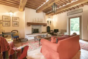 Villa di Mezzo - sleeps 8 guests  in 4 bedrooms - Image 1