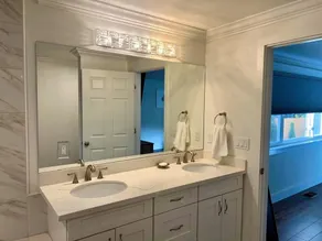 4BR Luxurious Home, Backyard + Gazebo + Jacuzzi - Image 2