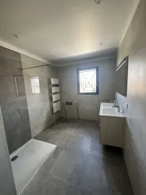 Villa with pool in a quiet village in central Hérault - Image 2