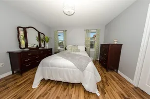 DOWNTOWN ST JOHN'S- CLEAN, off-street PARKING, patio, no hills - Image 5