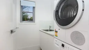 Russell Street Retreat - Image 4