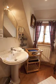 A cosy three-bedroom house, - Image 5