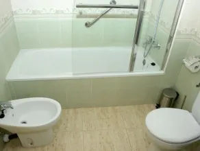 OFFRE SALOU \"LES FAMILLES\"  VUE SUR MER CLIMATISEUR  PISCINE, PARKING WIFI - Image 2