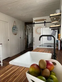 Perfectly Imperfect 2BR 5★ Lakeview Cottage/Iconic Pier - Image 2