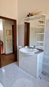 Among olive trees and vineyards in complete relax - Torreselle - Image 3