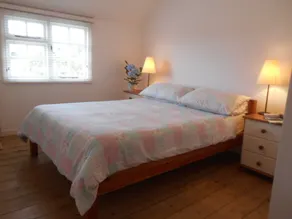 Mersea Island Cottage by the beach and waterside. Let the train take the strain. - Image 4