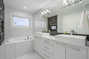 Downtown Luxury with Fast Wi-Fi & Amazing Kitchen! - Image 5