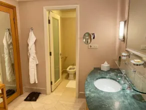 Chez Haytham Four Seasons Nile Plaza Luxury Holiday Living in the Heart of Cairo - Image 4