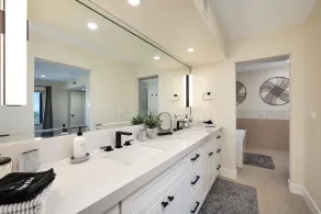 Black Mountain Gem! Completely Renovated! 10am Check-In and 3 pm Check-Out!!! - Image 3