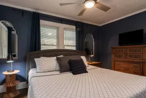 Renovated cottage with Hot Tub 15 min to Asheville - Image 5