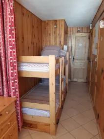 APARTMENT ON THE GROUND FLOOR FACING SOUTH NEAR THE SLOPES + PRIVATE PARKING - Image 4