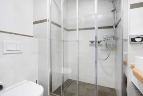 Apartment 'Ferienwohnung Zur Kirche' with Shared Garden and Wi-Fi - Image 3