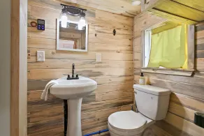  Cozy Tiny House! Small But Mighty ~ Comfy & Gorgeous Location - Image 3