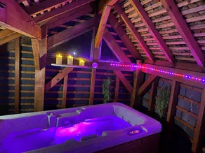 Cottage a la campagne avec piscine et SPA - Image 4
